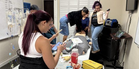 Entrena como si fuera real: ACLS con práctica en tiempo real para salvar vidas
